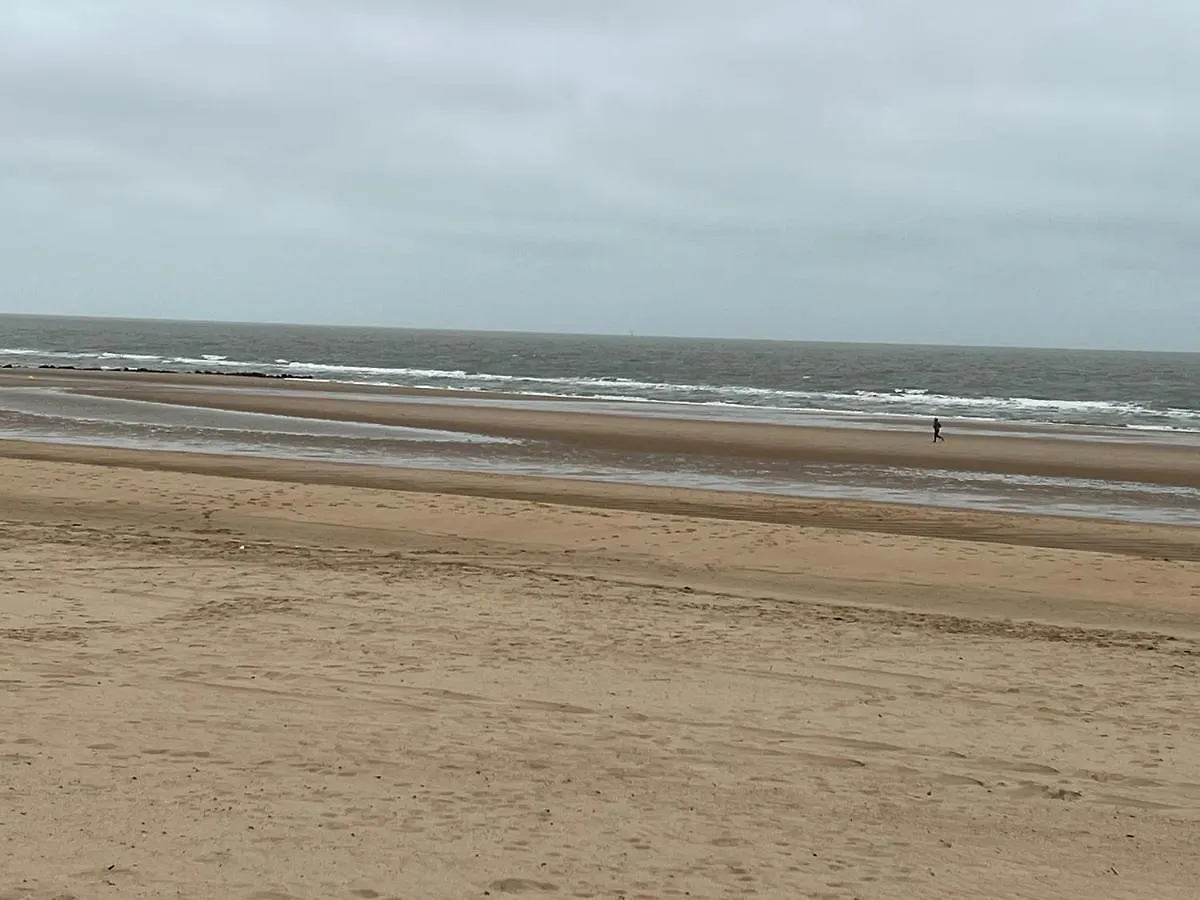 Cosy 1 Bedroom Apartment 900M From Beach Oostende